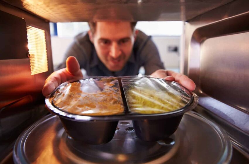 Kochen in der Mikrowelle mag schnell und einfach sein aber sind Mikrowellen auch sicher für Ihre Lebensmittel