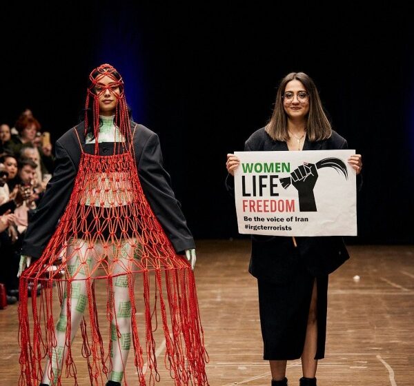  ShowMe 2023 überzeugt mit Werken junger Designer:innen. FDI setzt ein Zeichen für die Frauenrechte im Iran.